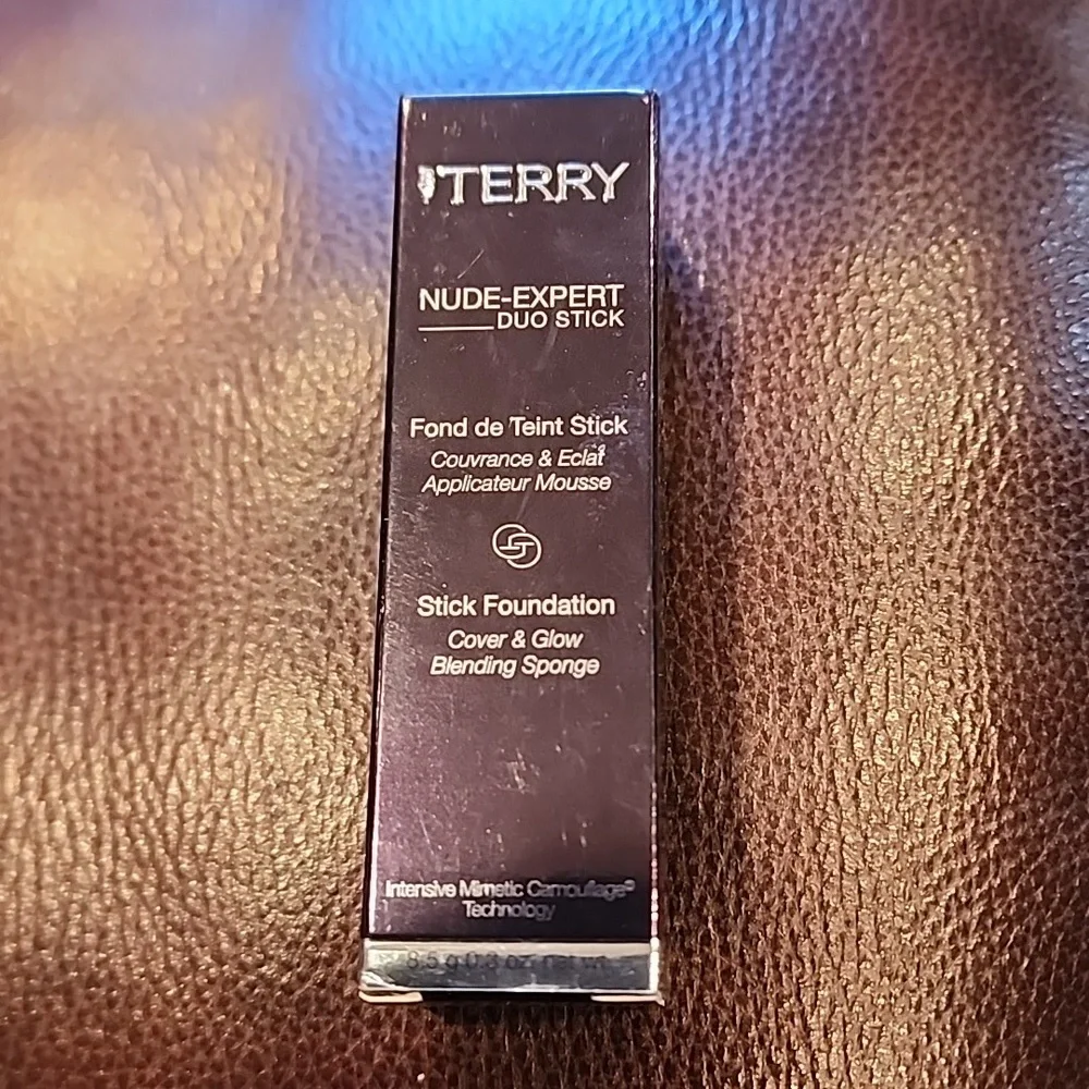 NIB By Terry Nude Expert Duo Stick Foundation Shade 7 Vanilla Beige + Bag & Powd